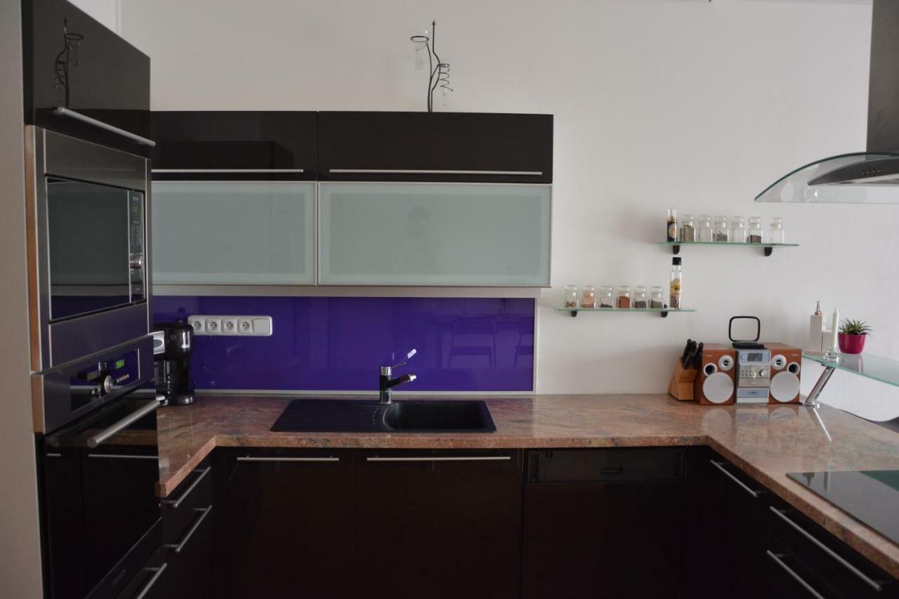 Apartmán Zderadova Brno Esterno foto