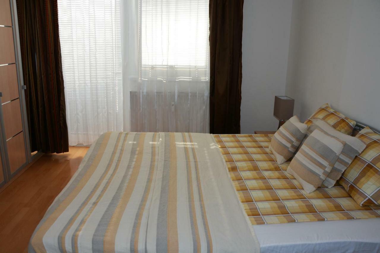 Apartmán Zderadova Brno Esterno foto