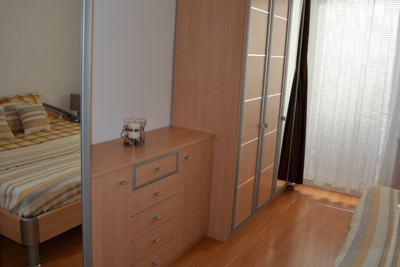 Apartmán Zderadova Brno Esterno foto